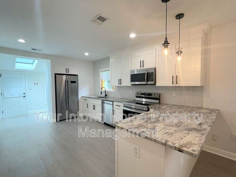 1047 Grant Way Se - Photo 6 of 32