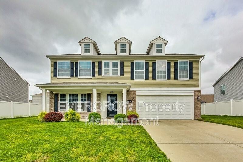 4678 Maplelawn Dr - Photo 3 of 47