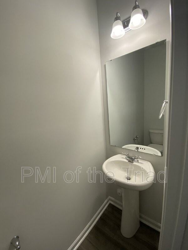 4006 Beckton Trl - Photo 4 of 31