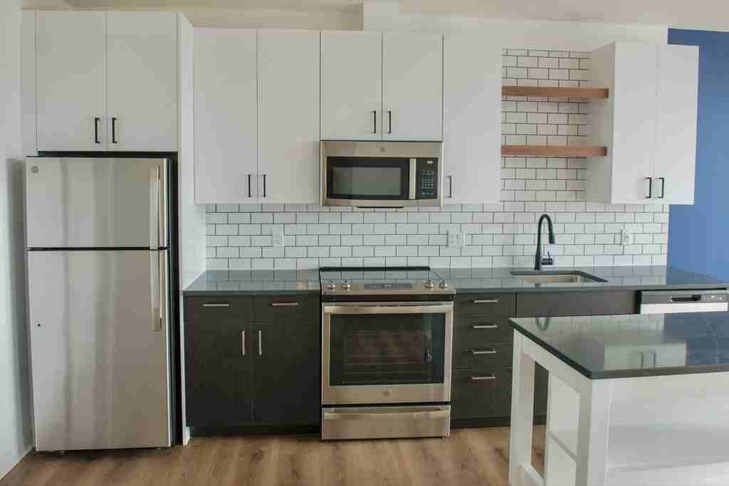 89 Brighton Ave #523