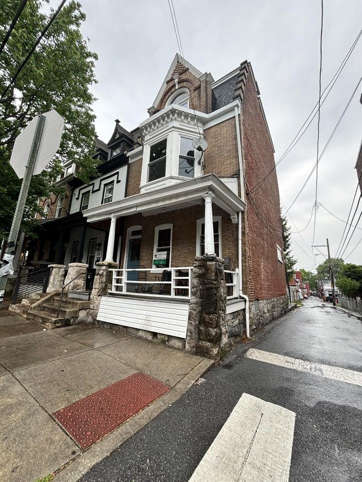 25 South Ann Street - Photo 5 of 31