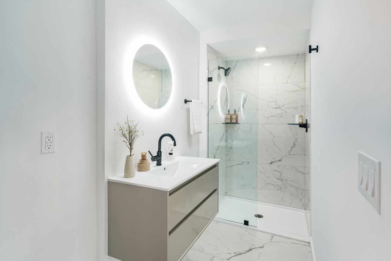 630 Moore Street - Photo 4 of 4