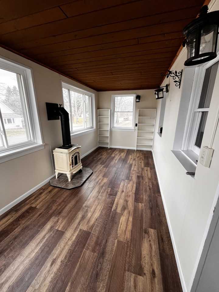 17327 3rd St - Photo 2 of 10