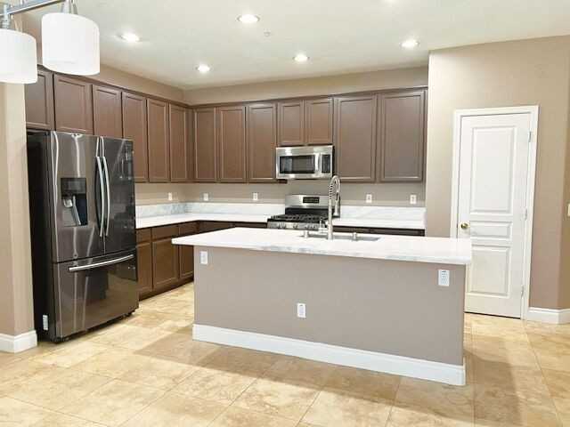 7523 E De La O Rd - Photo 3 of 27