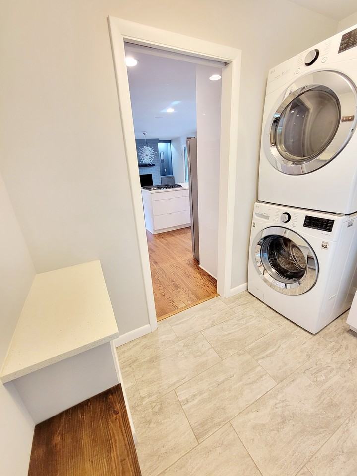 7712 Vauxhill Dr - Photo 2 of 50