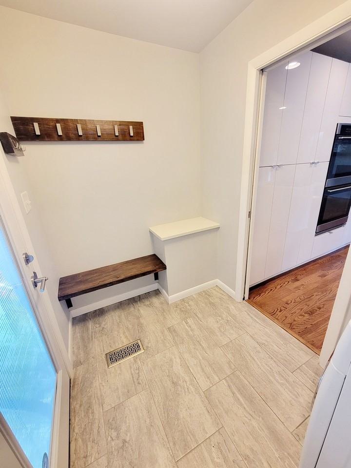 7712 Vauxhill Dr - Photo 3 of 50