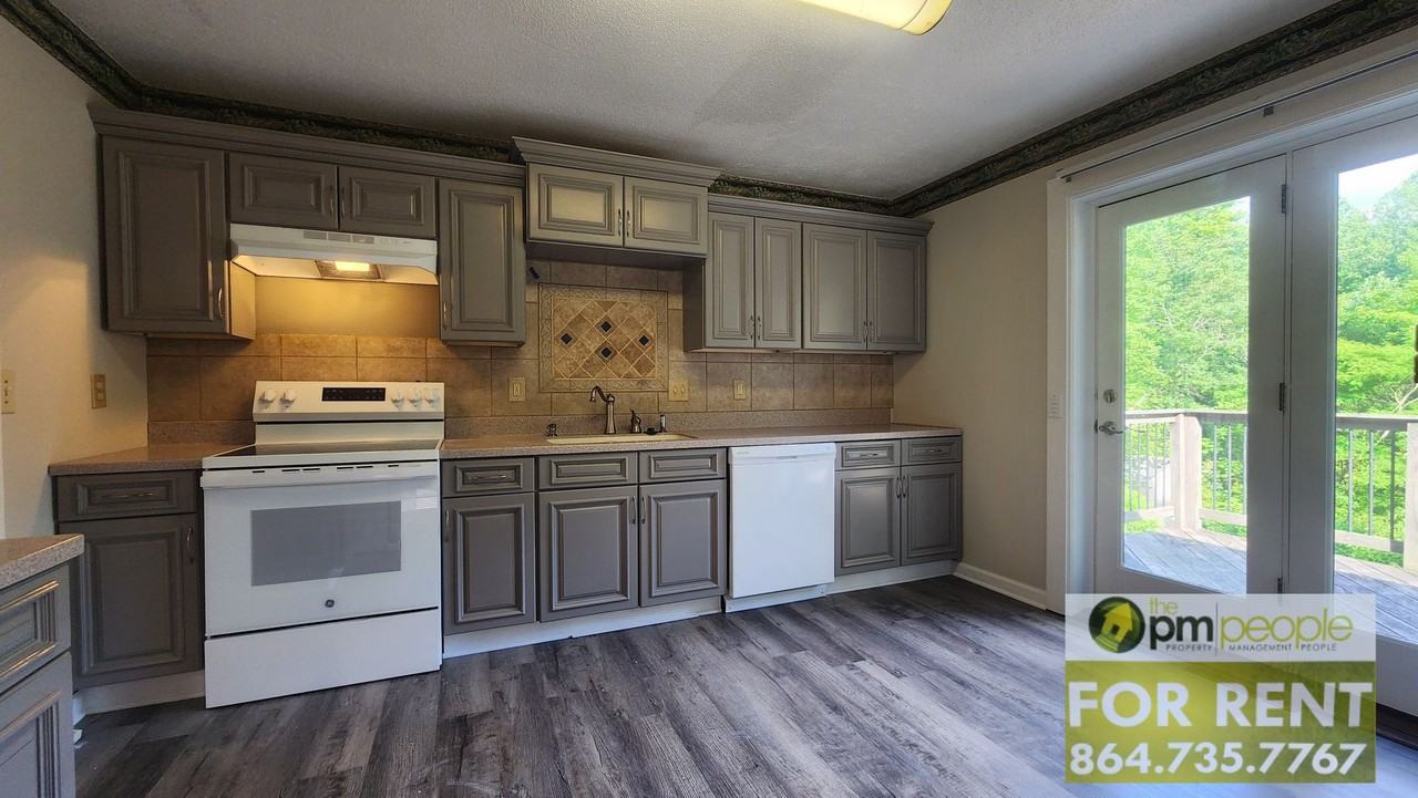 304 Lavonne Ave - Photo 3 of 18