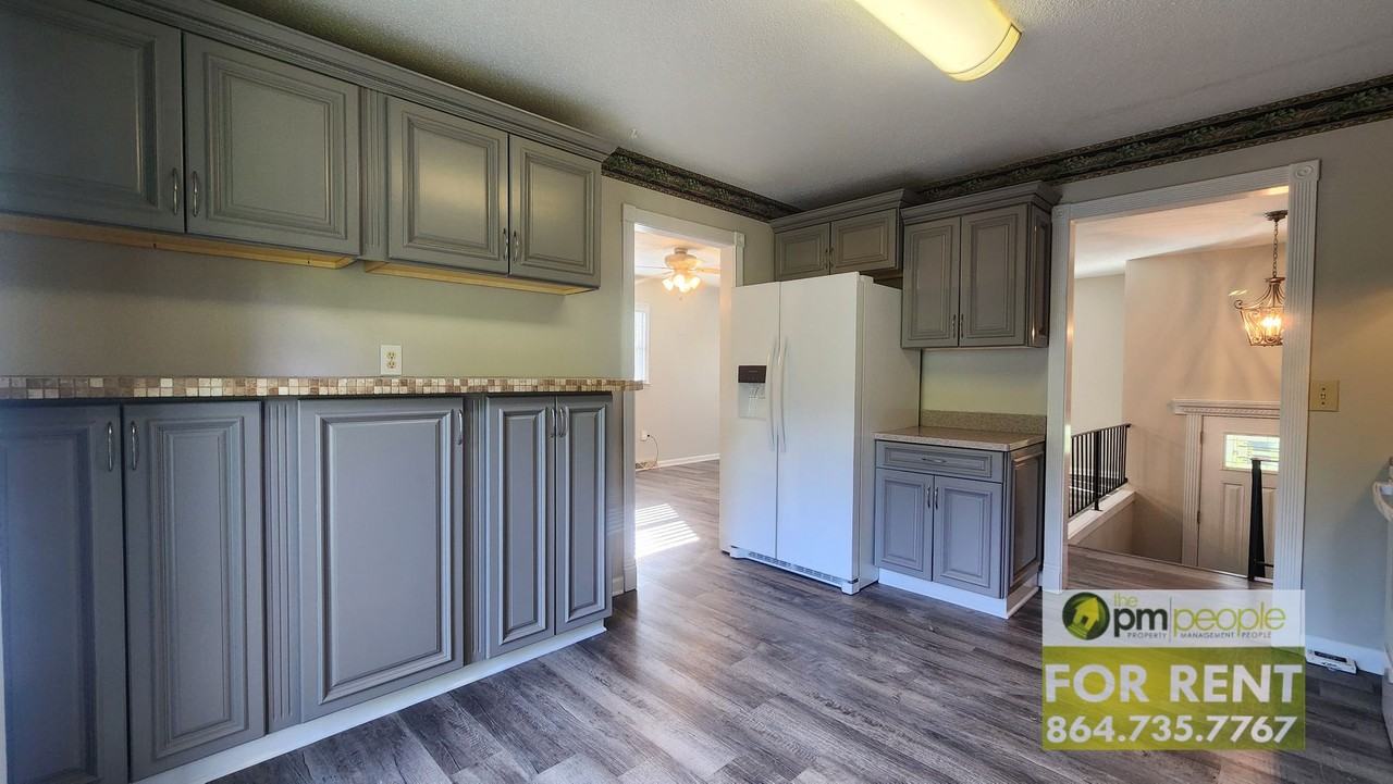 304 Lavonne Ave - Photo 4 of 18