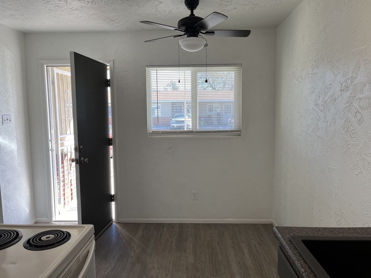 8600 Zuni Rd Se - Photo 2 of 25