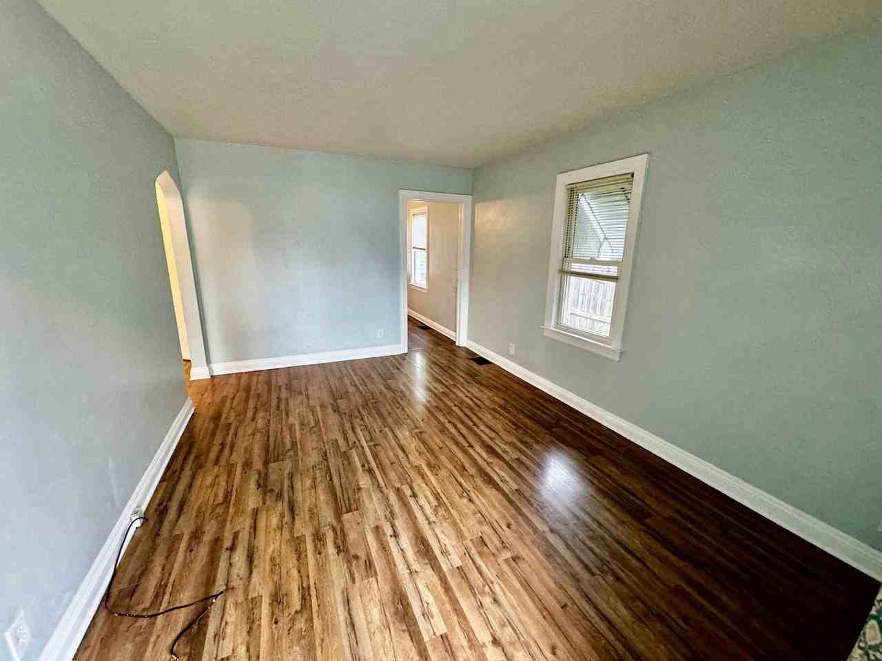 1015 Berry Blvd - Photo 3 of 10