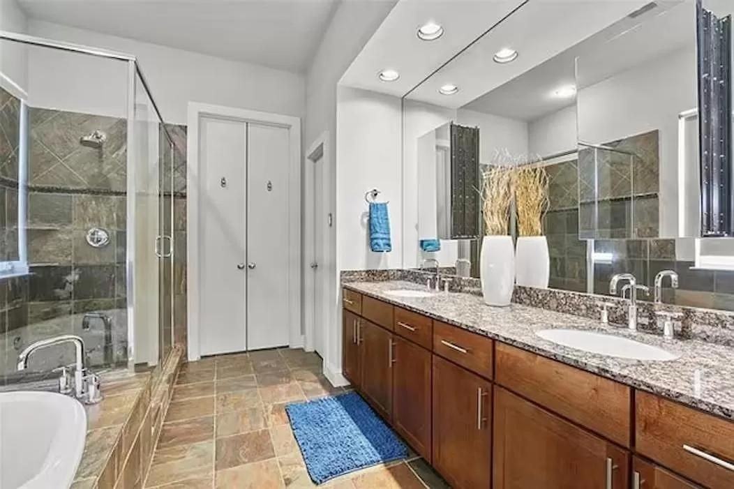 5631 Martel Avenue - Photo 2 of 8