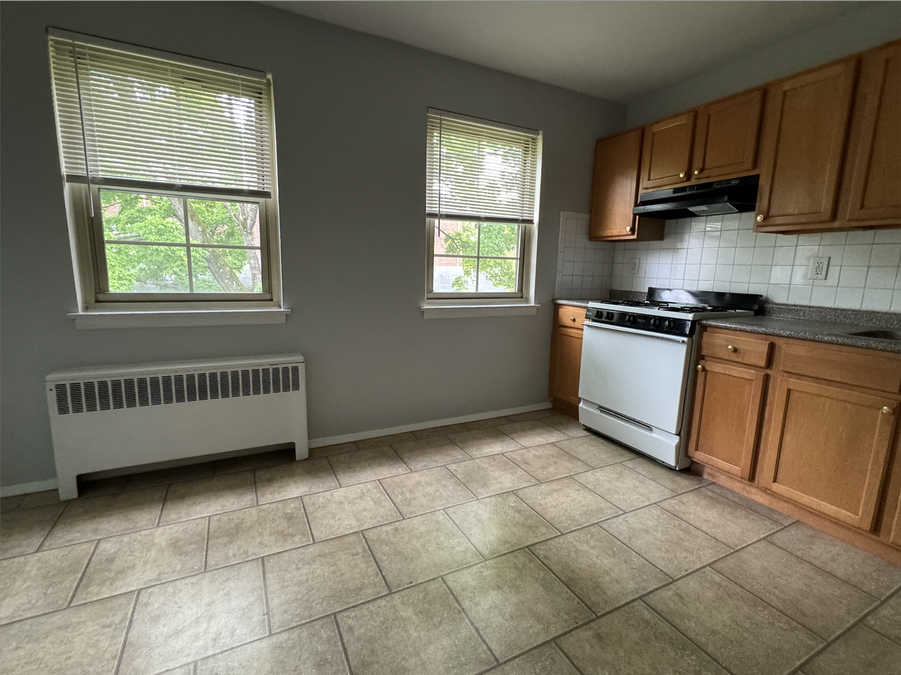 Murray Hill Gardens - Photo 3 of 9