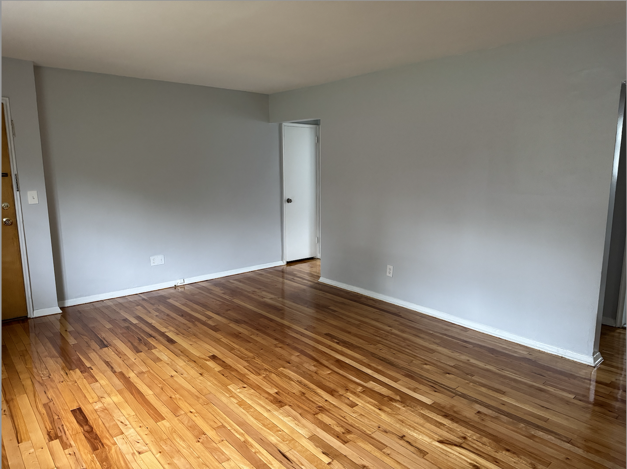 Murray Hill Gardens - Photo 3 of 8