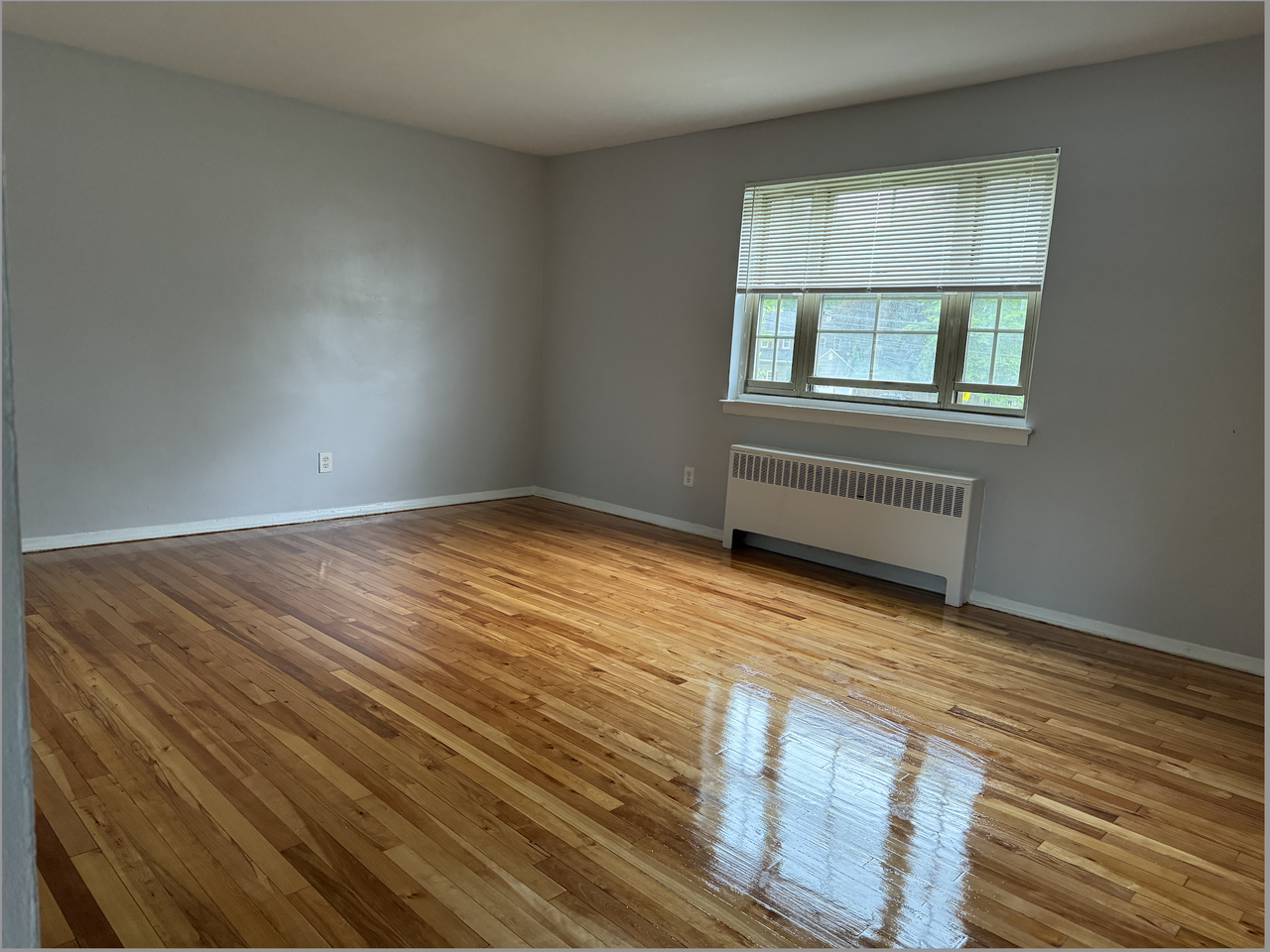 Murray Hill Gardens - Photo 2 of 8