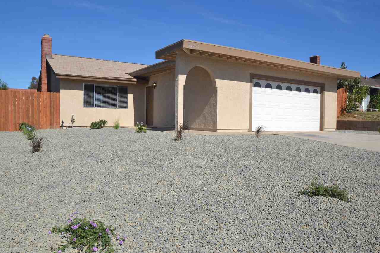 24756 Moontide Ln - Photo 2 of 12