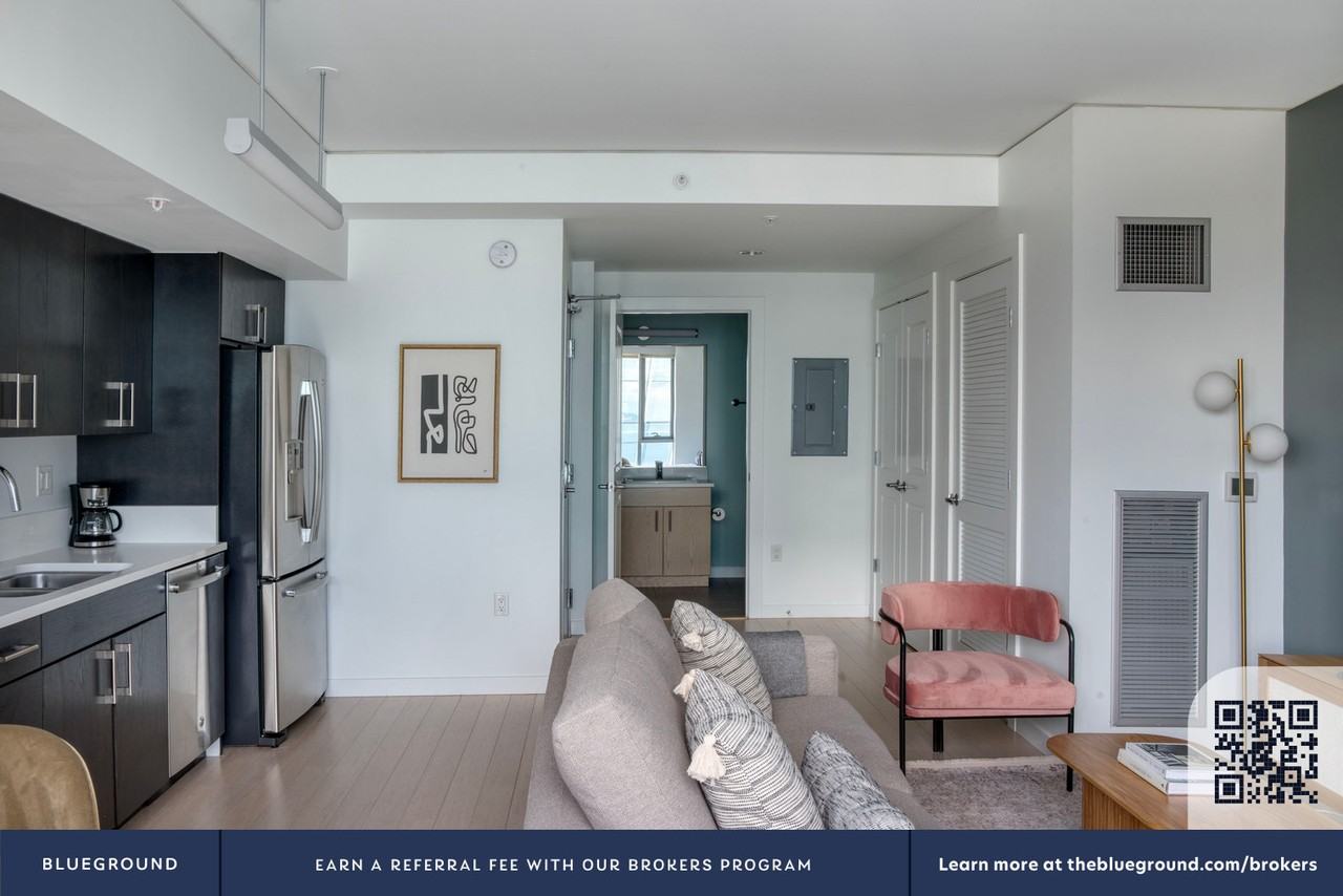 521 Stadium Place South - Photo 5 of 29