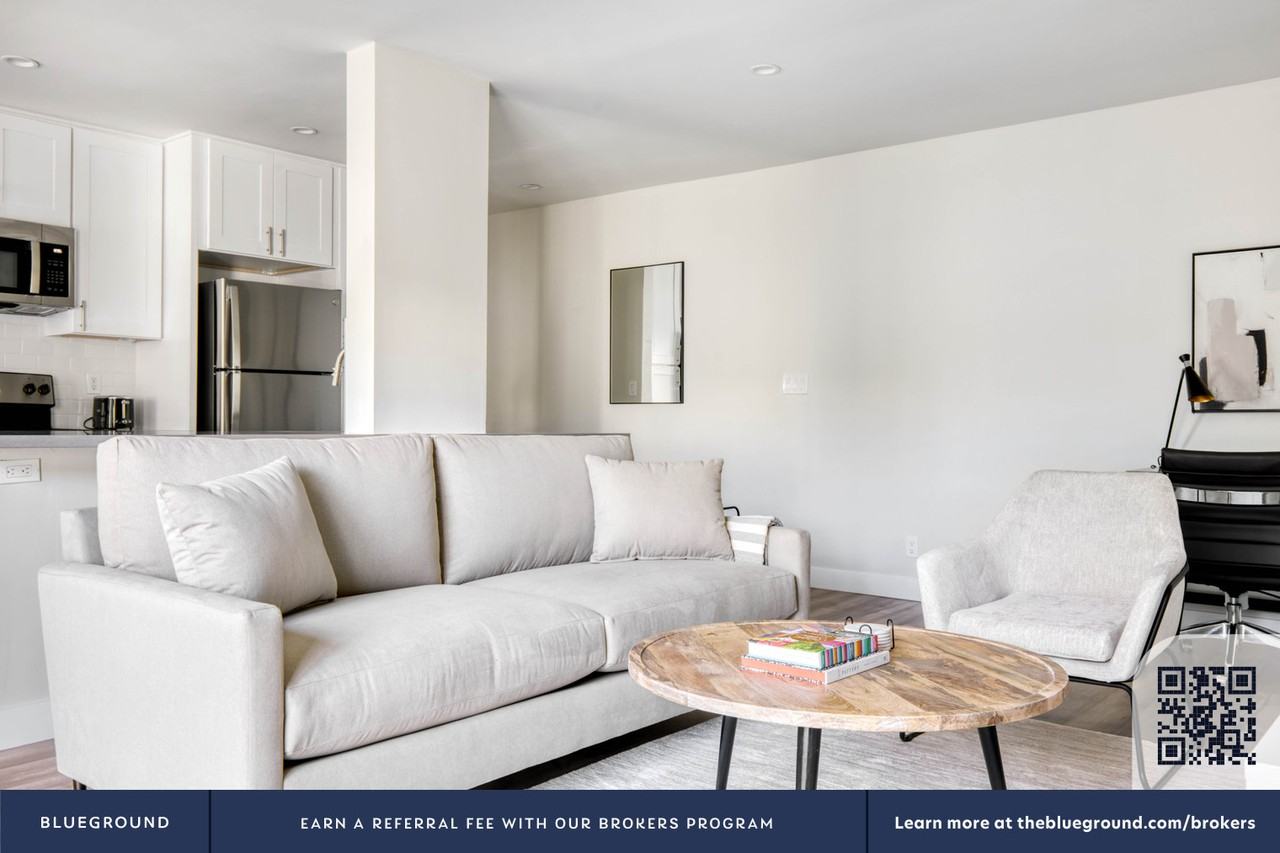 17200 Burbank Boulevard - Photo 5 of 68