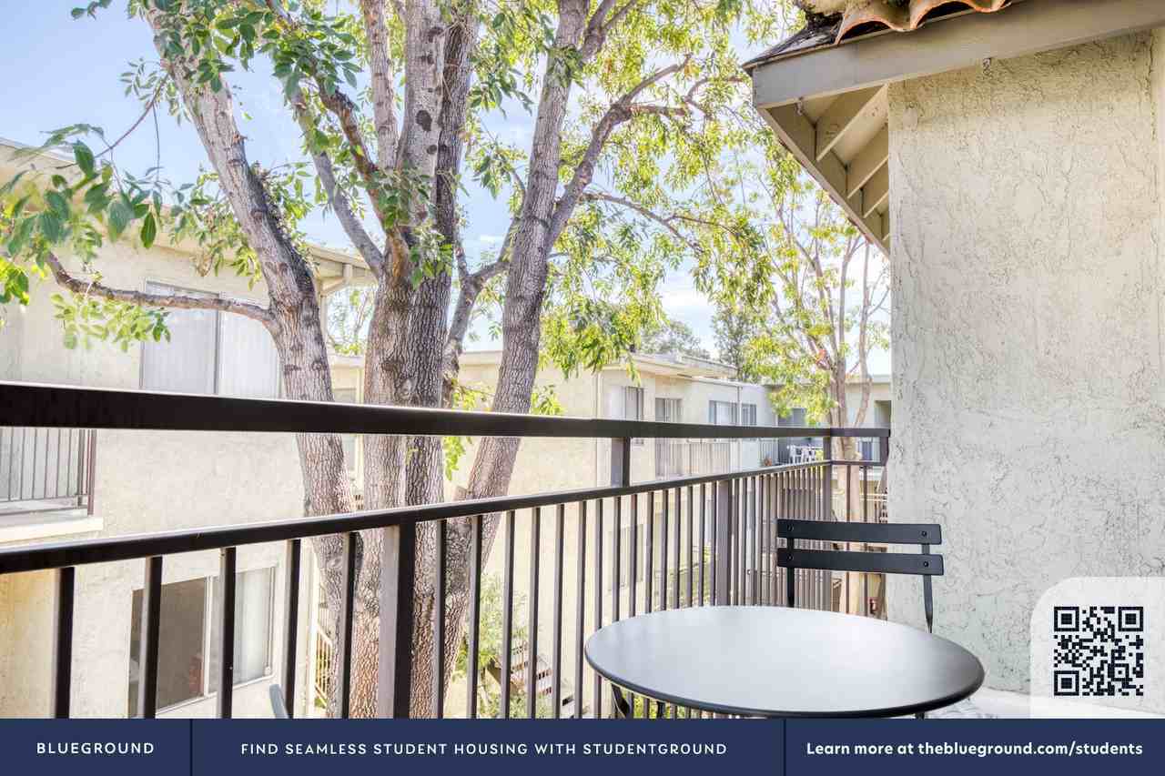 17200 Burbank Boulevard - Photo 7 of 68