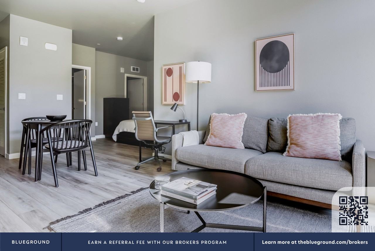 2323 Valley St #1717 - Photo 5 of 24