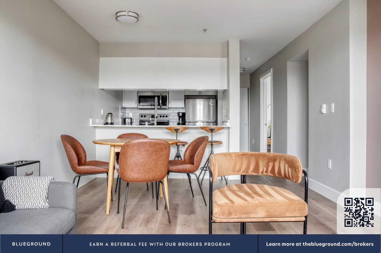 1011 East Terrace Street - Photo 5 of 34