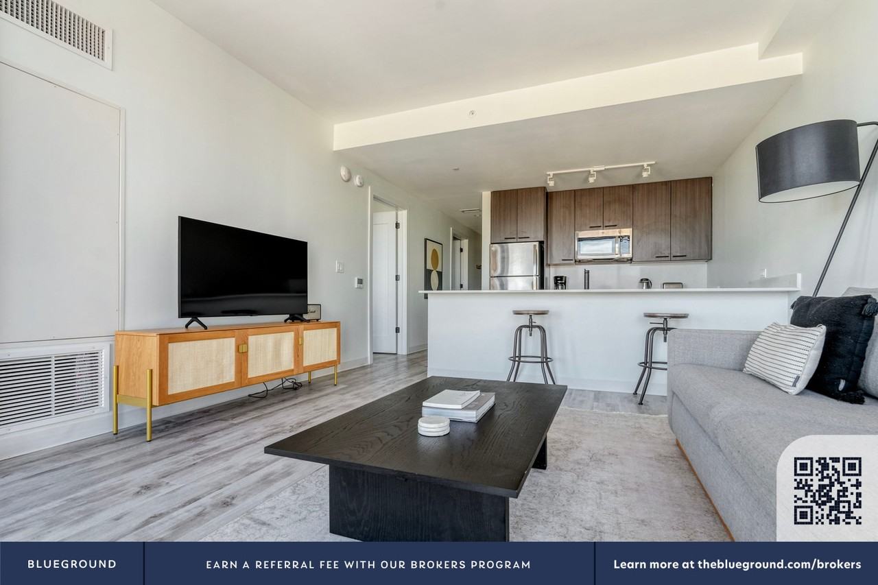 501 Brazos Street - Photo 5 of 44