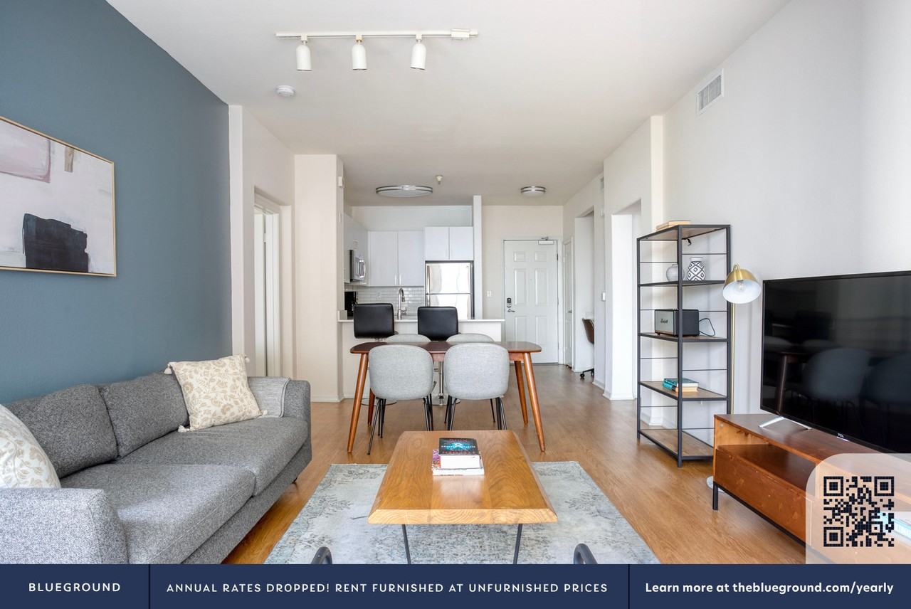 4077 Glencoe Avenue - Photo 3 of 43