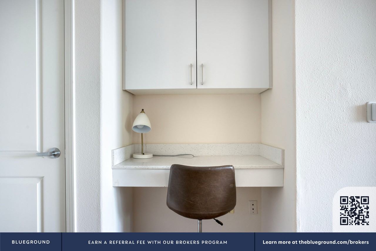 4077 Glencoe Avenue - Photo 4 of 43