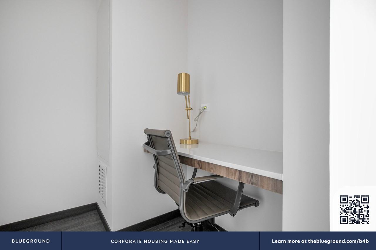 150 North Ashland Avenue - Photo 5 of 34