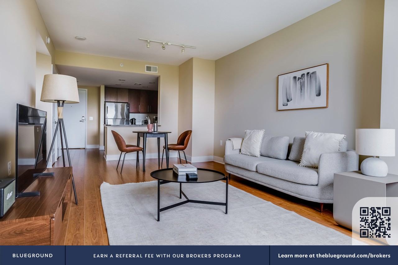 415 L Street Northwest - Photo 5 of 143