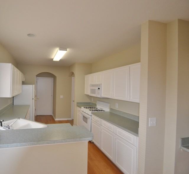 1725 Horsechestnut Ct - Photo 2 of 5