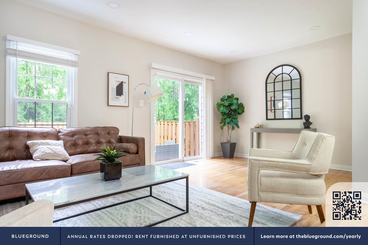 4433 Holly Ave #742 - Photo 3 of 34