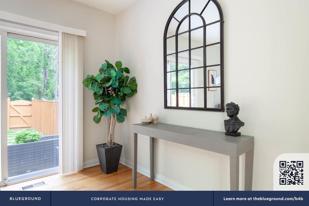 4433 Holly Ave #742 - Photo 5 of 34