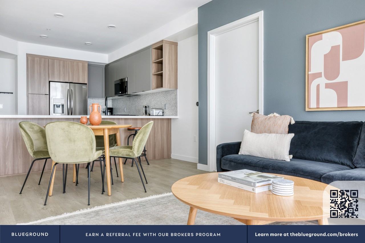 310 Del Sol Drive - Photo 4 of 41