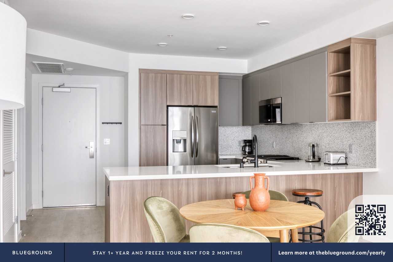 310 Del Sol Drive - Photo 7 of 41