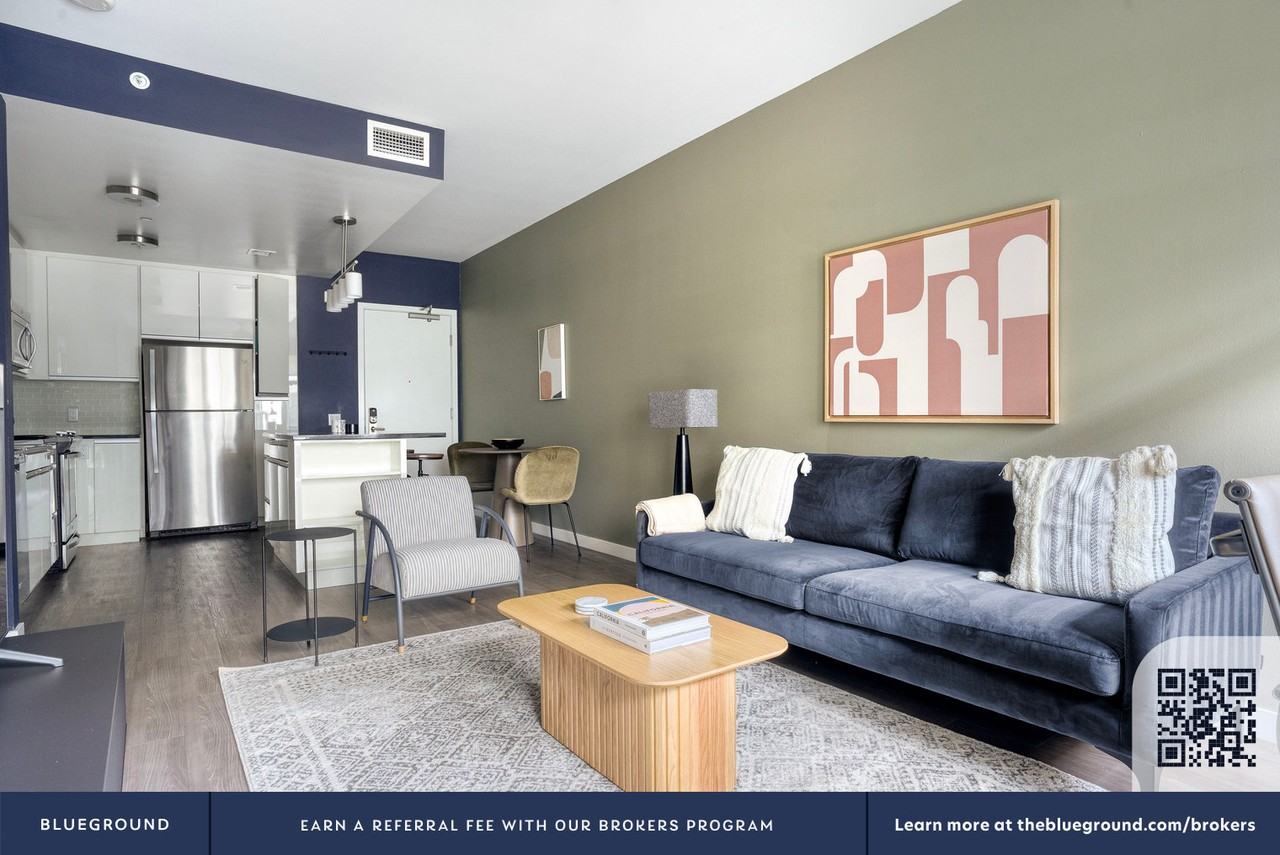 690 Long Bridge Street - Photo 4 of 34