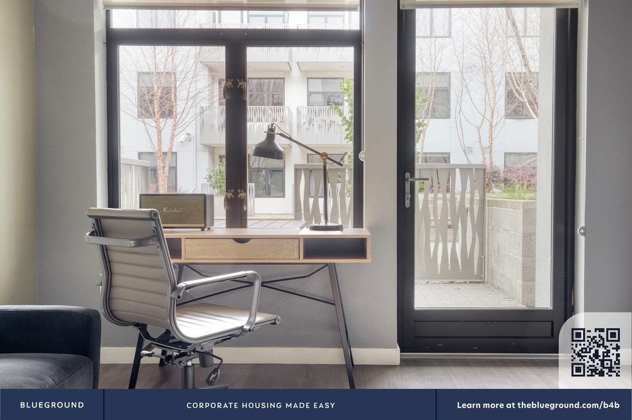 690 Long Bridge Street - Photo 5 of 34