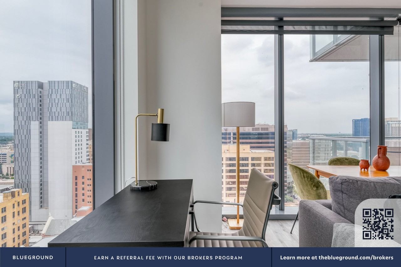 501 Brazos Street - Photo 5 of 50