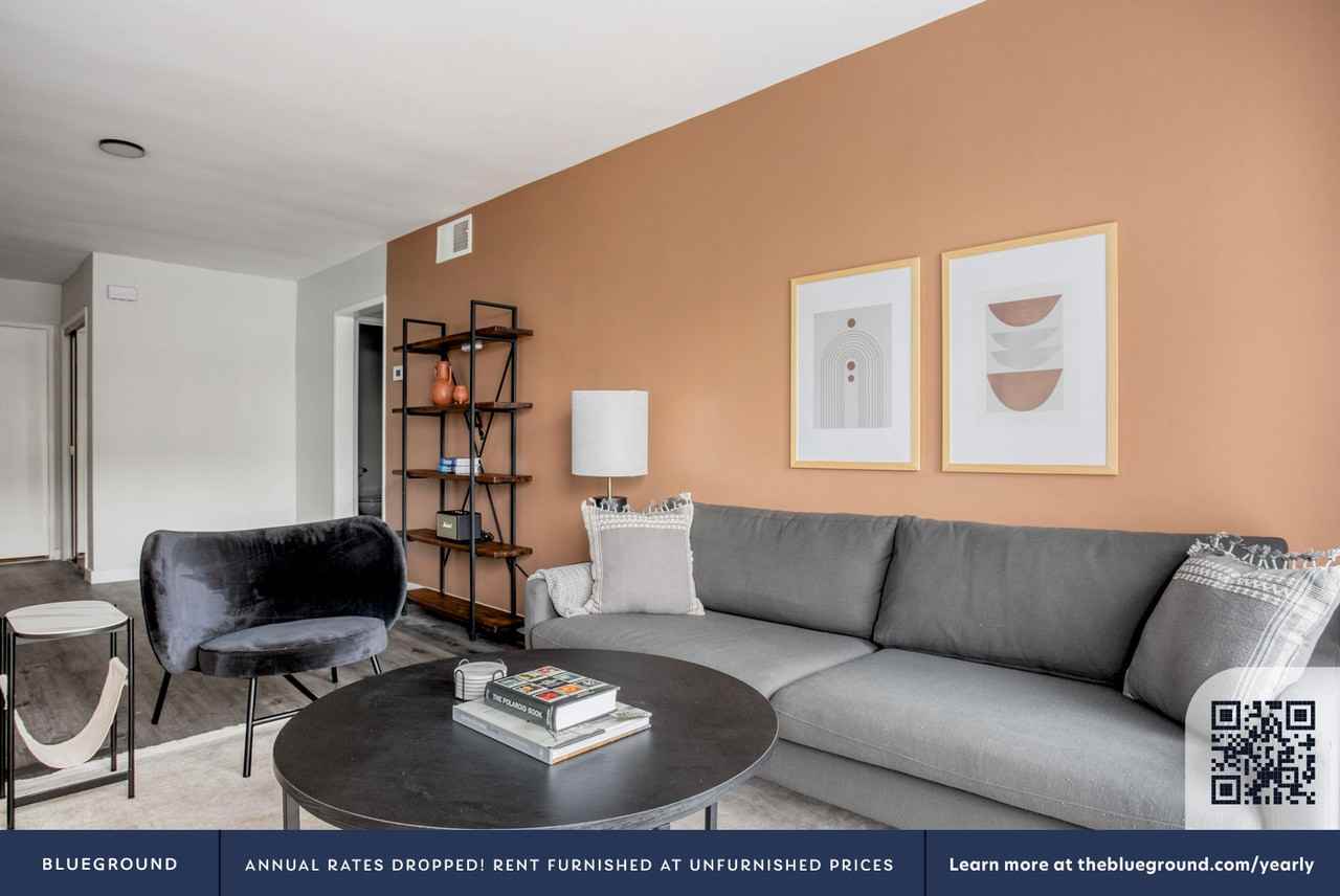 1635 North Martel Avenue - Photo 4 of 53