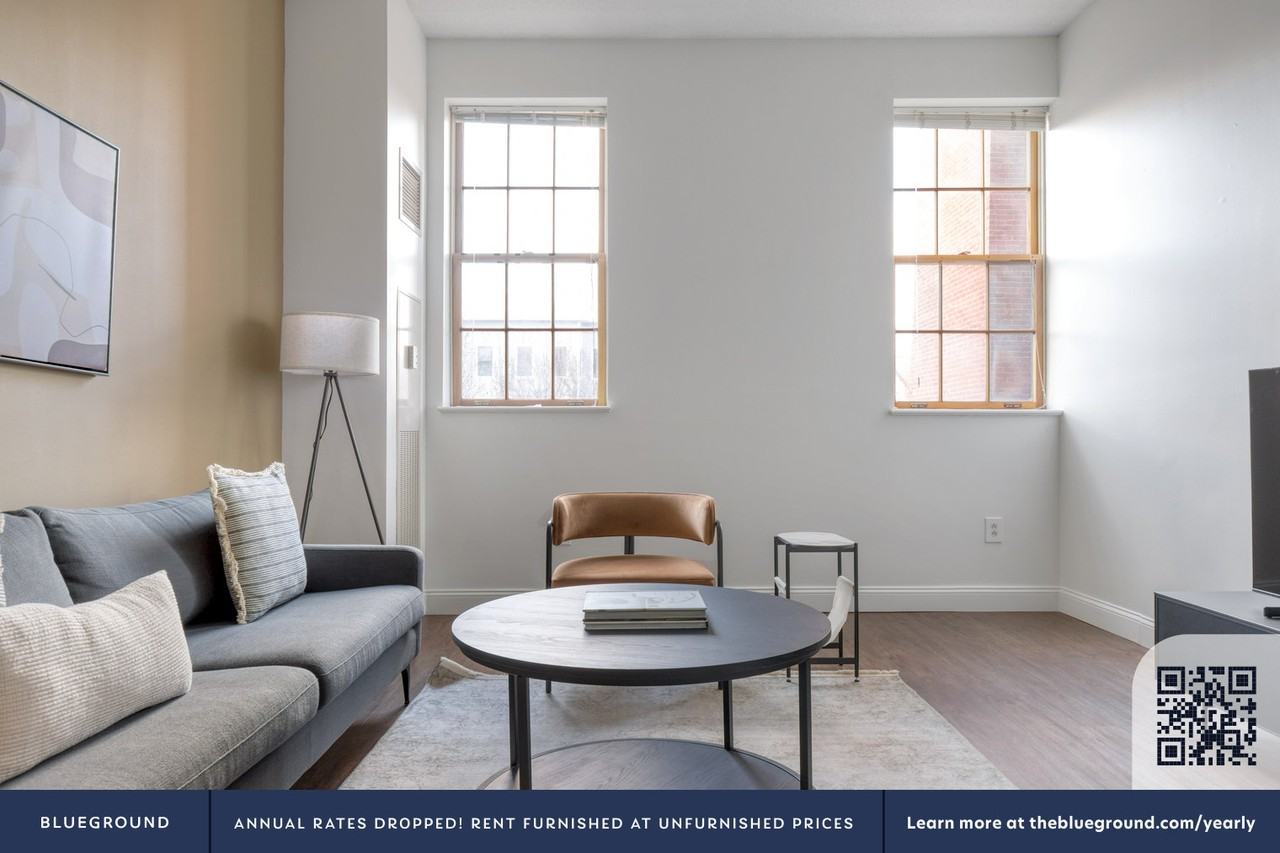 129 Franklin Street - Photo 4 of 21