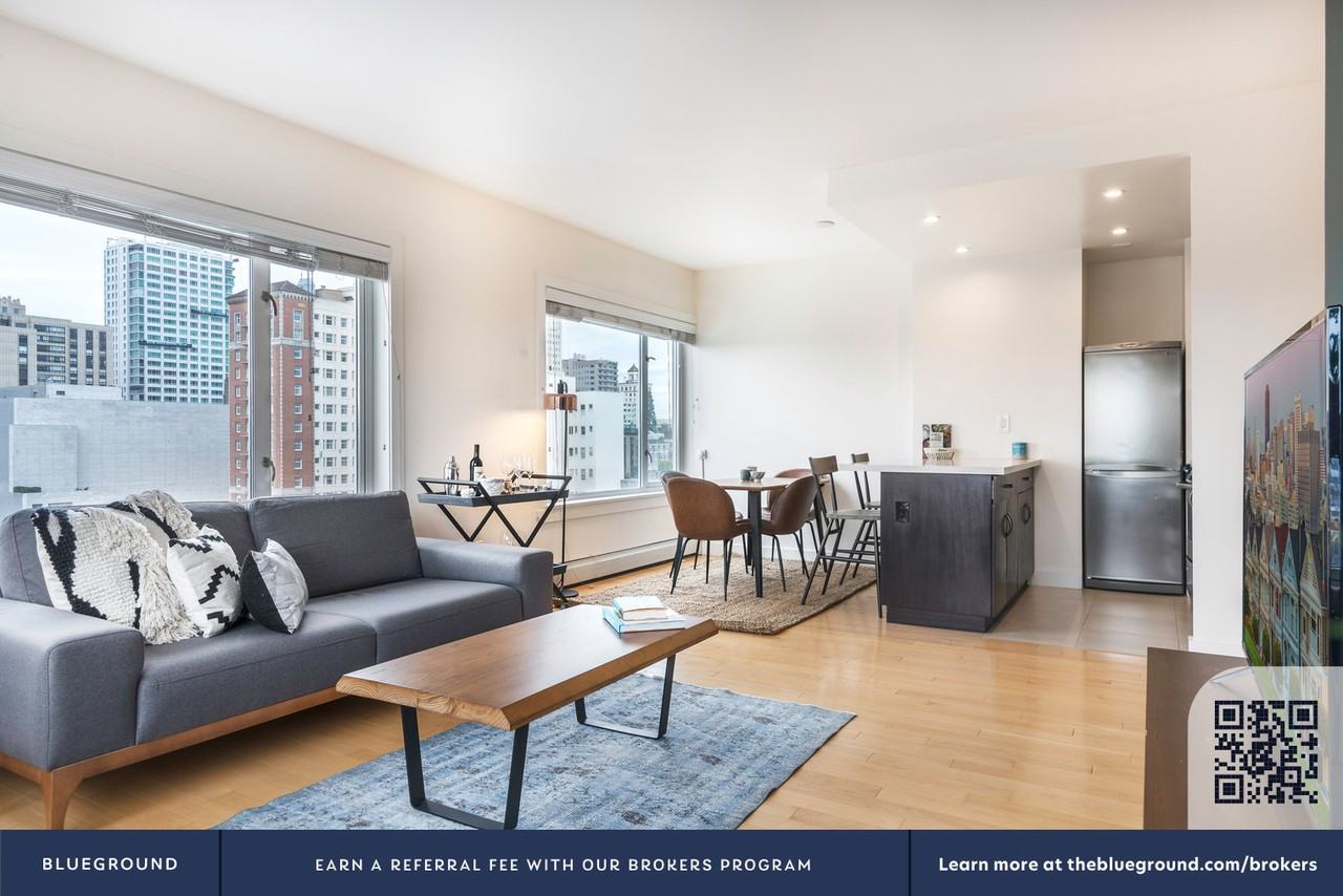 899 Pine Street - Photo 4 of 26