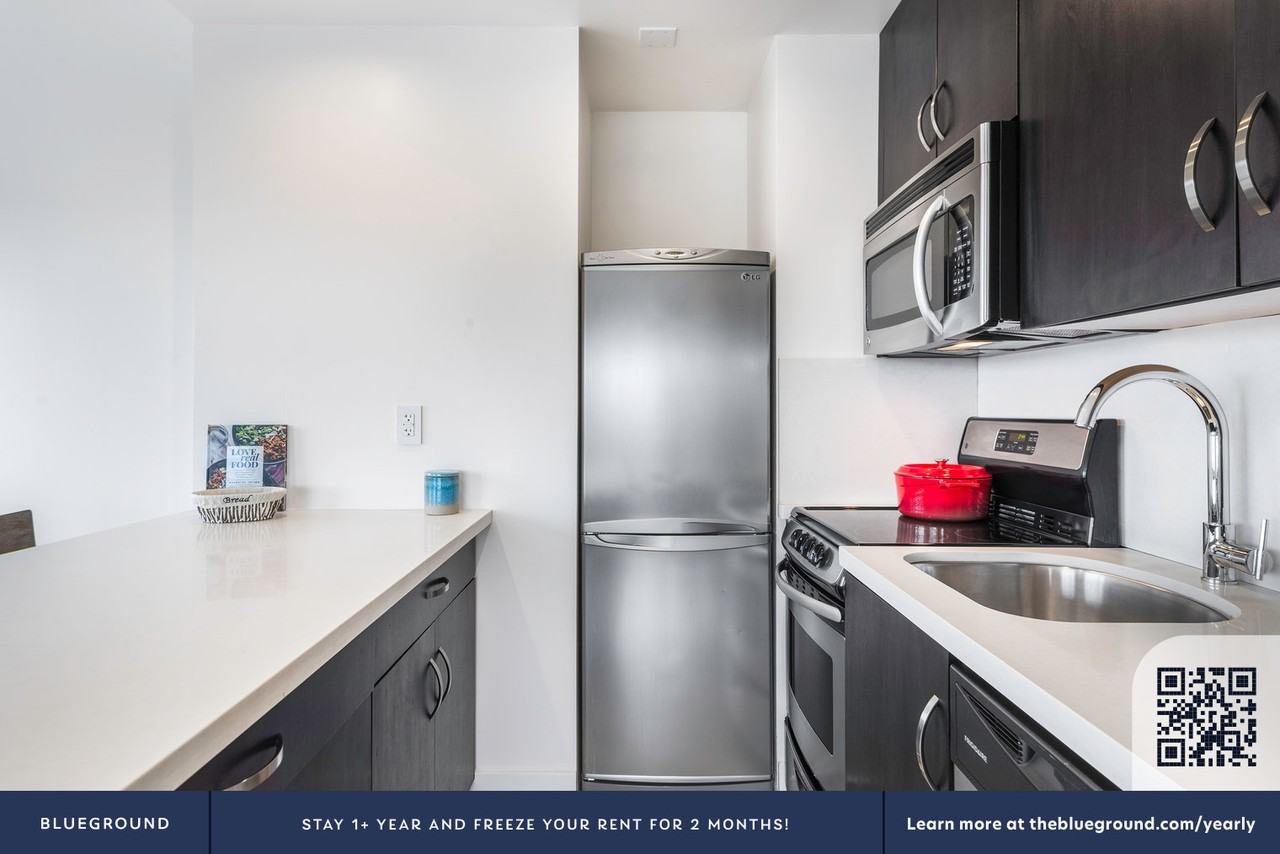 899 Pine Street - Photo 7 of 26