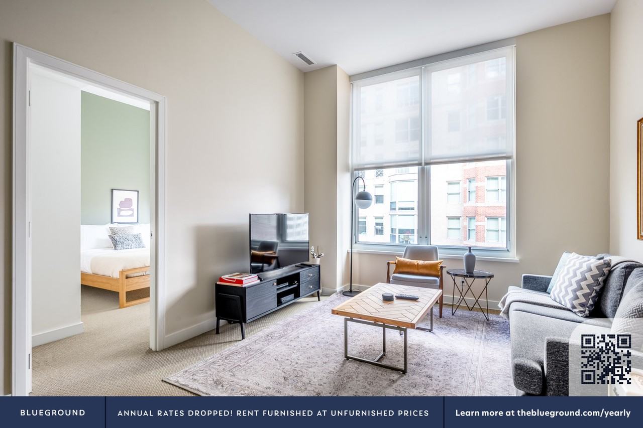 425 8th Street Northwest - Photo 4 of 38