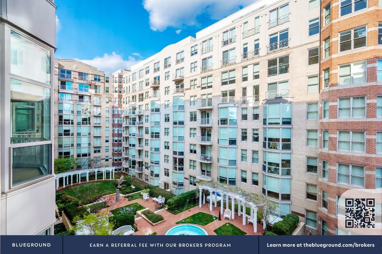 425 8th Street Northwest - Photo 5 of 38