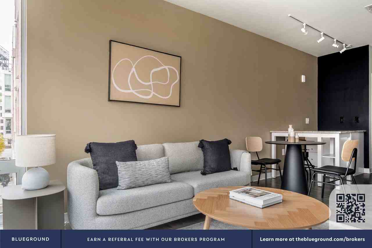 5 Glassworks Avenue - Photo 5 of 87