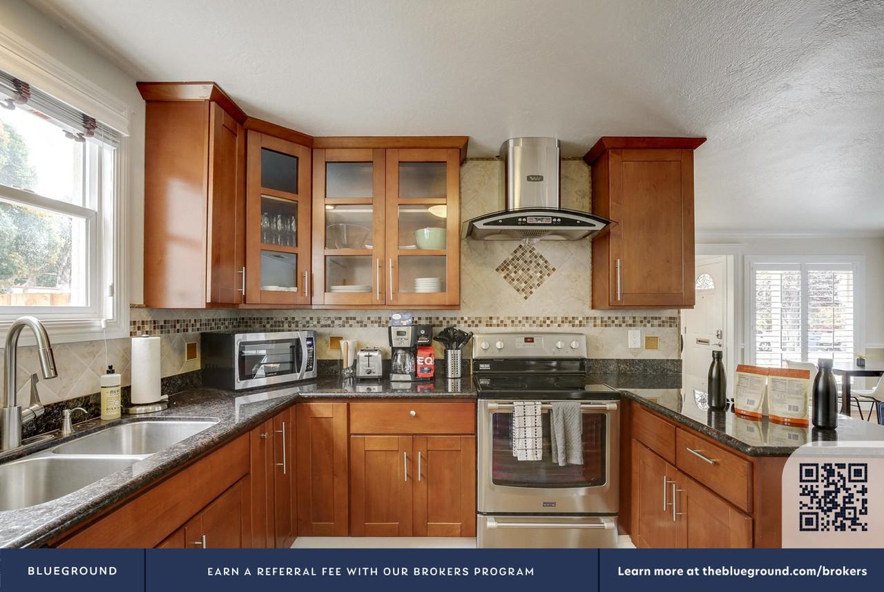 350 Rutland Ave #1600 - Photo 5 of 21