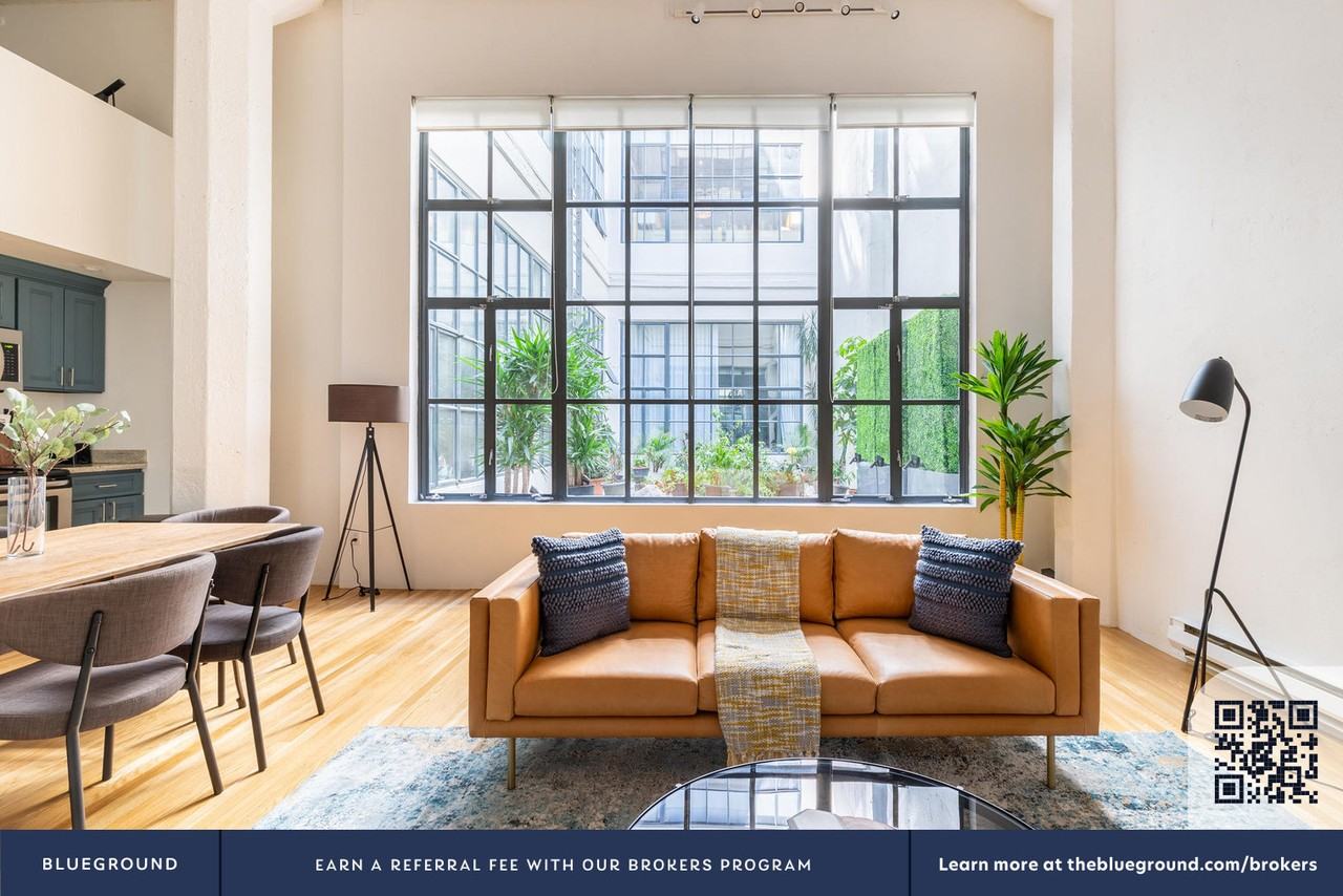 601 4th St #1523 - Photo 4 of 18