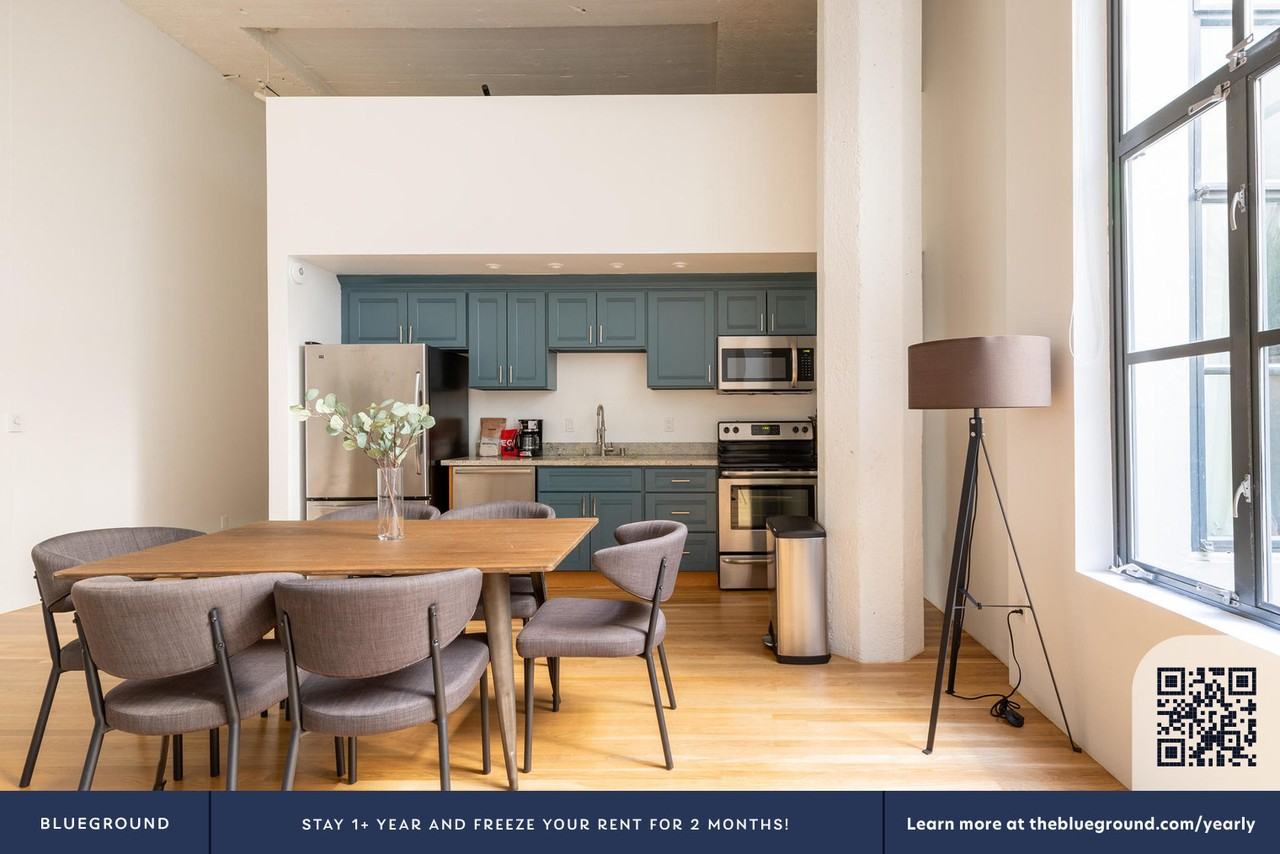 601 4th St #1523 - Photo 7 of 18