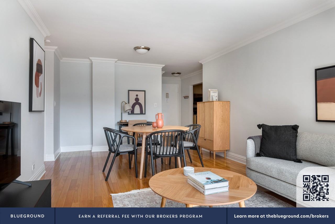 210 West 89th Street - Photo 4 of 18