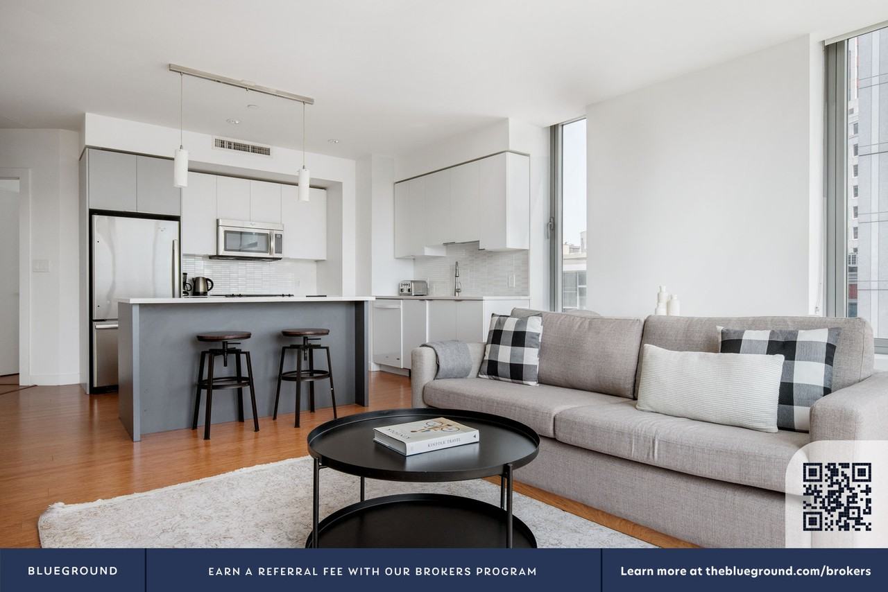 120 Kingston Street - Photo 5 of 33