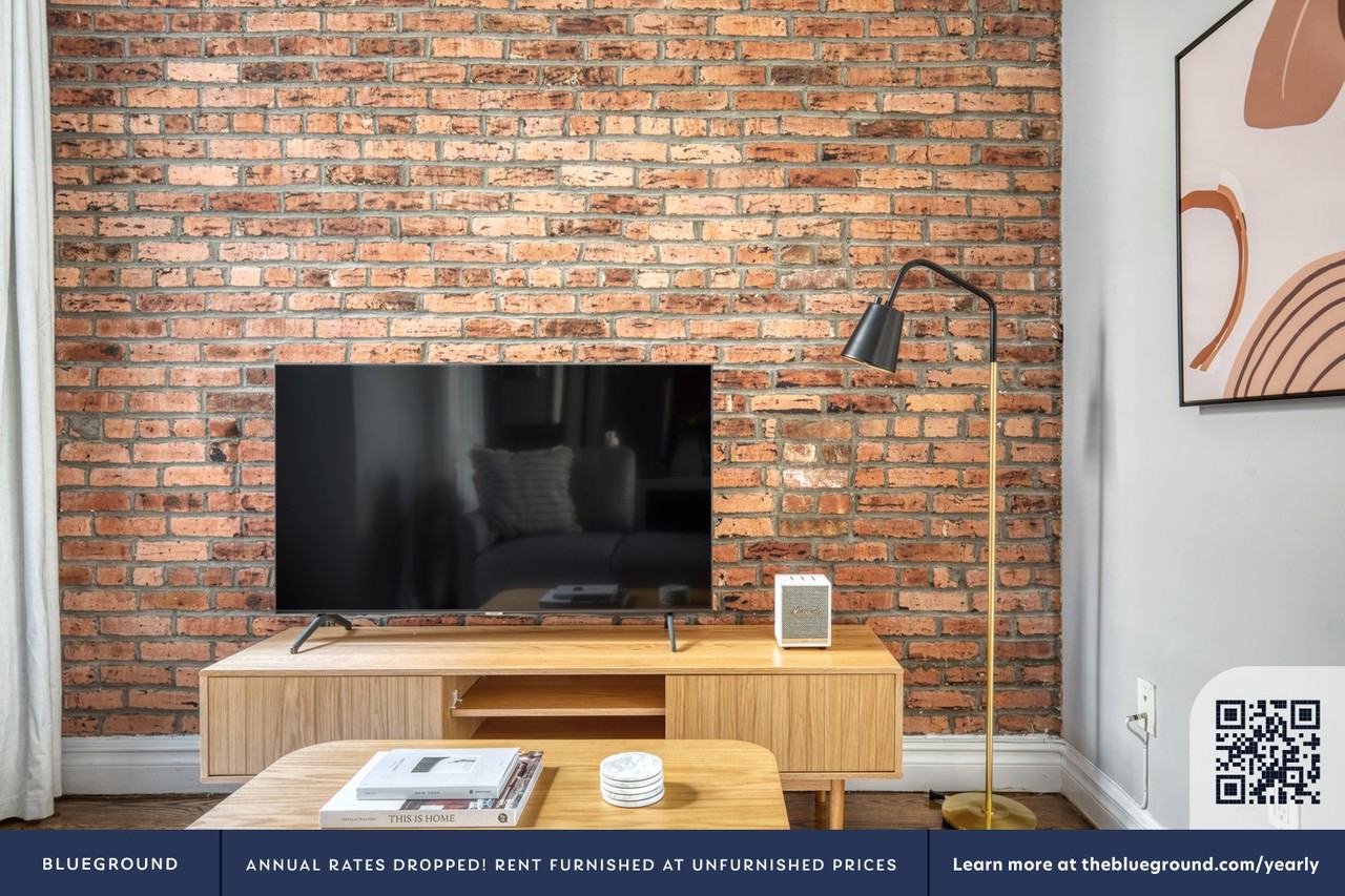 326 East 35th Street #1052 - Photo 4 of 23